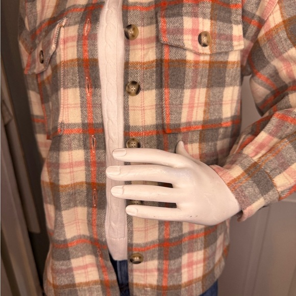 Altar'd State Size Small Cream Plaid Shacket. - Picture 9 of 12